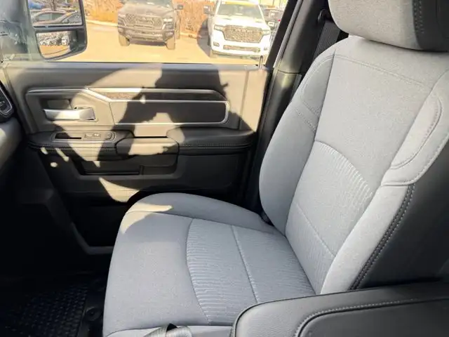 2024 Ram 5500 Chassis SLT | Remote Start | Apple CarPlay - Photo 22