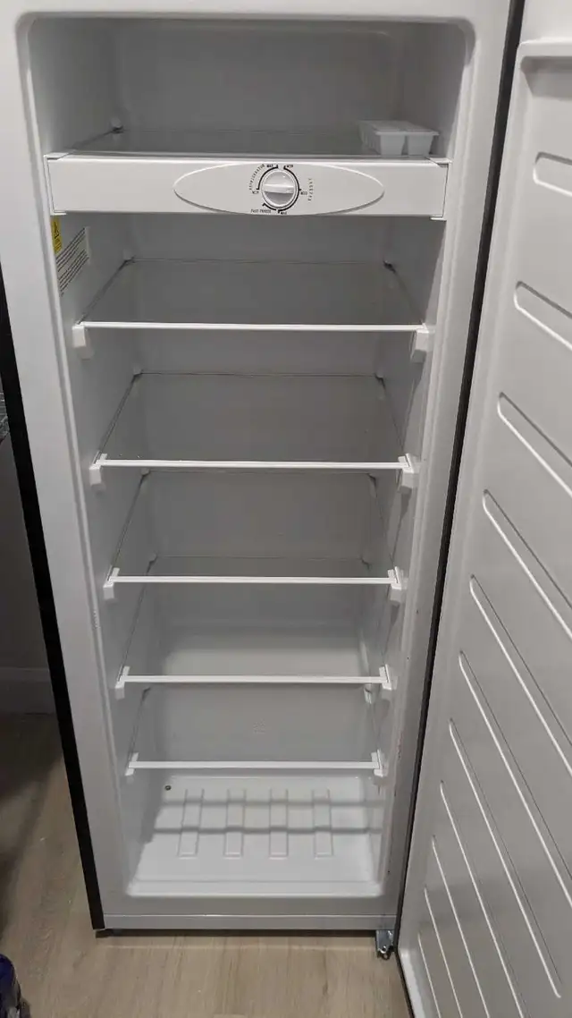 CONGELATEUR VERTICAL