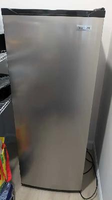 CONGELATEUR VERTICAL - Photo 3