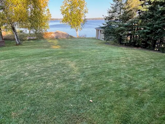 Landscaper/Property Maintenance - Photo 2