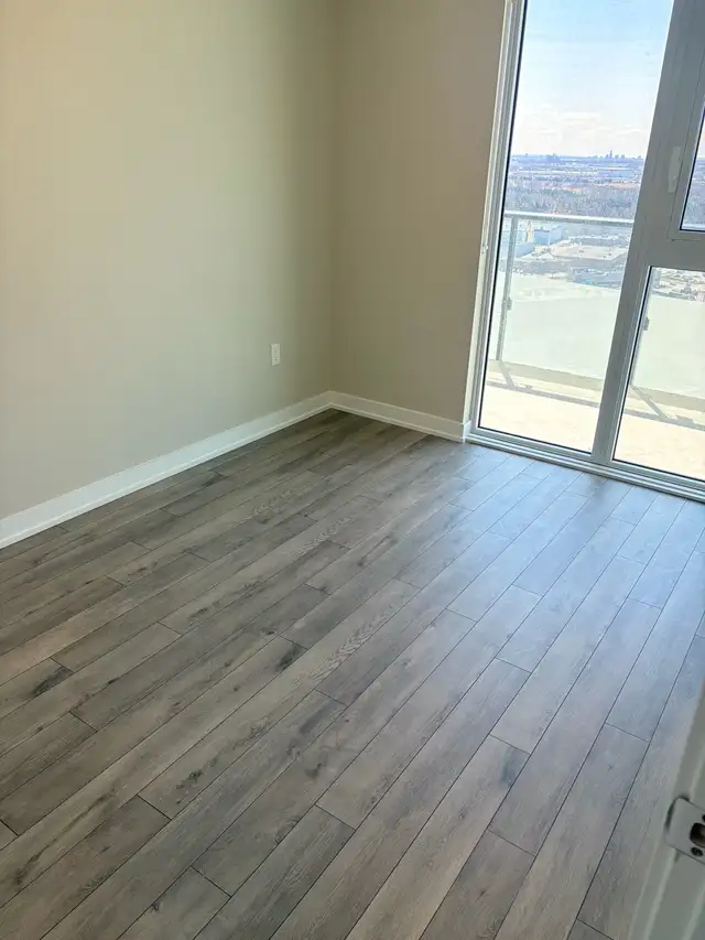 Brand new condo - Photo 9