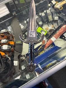 Cool knifes @ Cashopolis