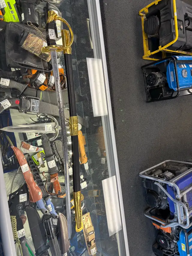 Cool knifes @ Cashopolis - Photo 6