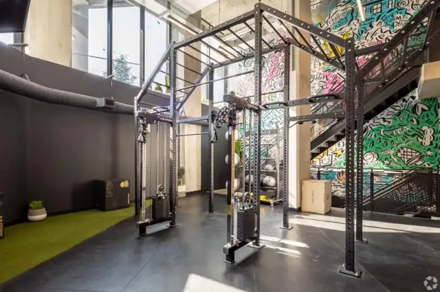 Beautiful Room for Rent near Queens University - Photo 8