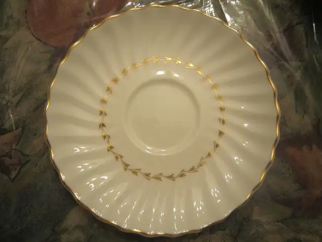 Royal Doulton ADRIAN fine bone china set for 6 - Photo 2