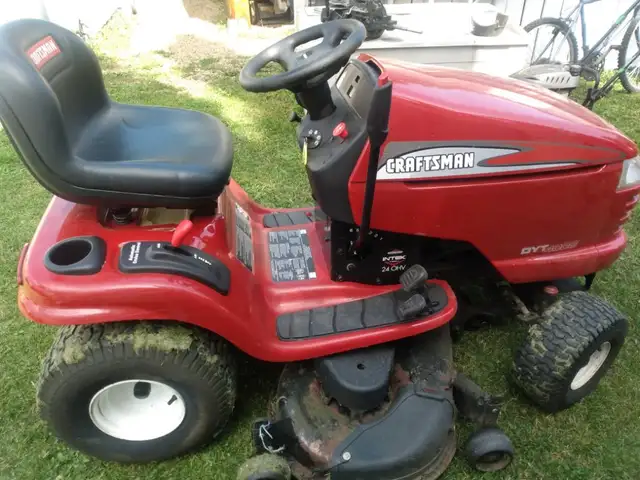 assorted lawn tractors stripped for parts - Photo 2