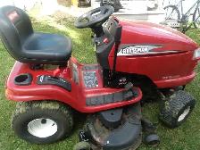 assorted lawn tractors stripped for parts - Photo 2