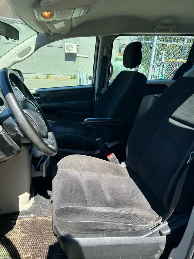 2014 Dodge Caravan - Photo 4