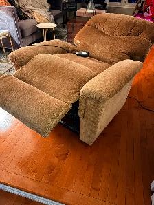 Lazy Boy Recliner - Photo 2