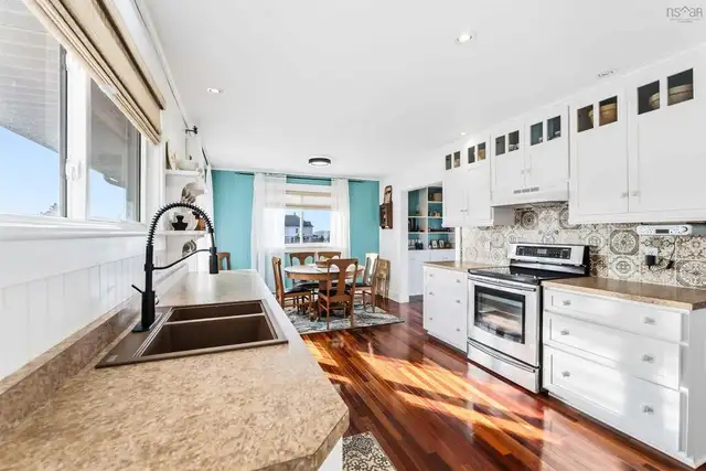 Beautiful Oceanview home for sale - Photo 14