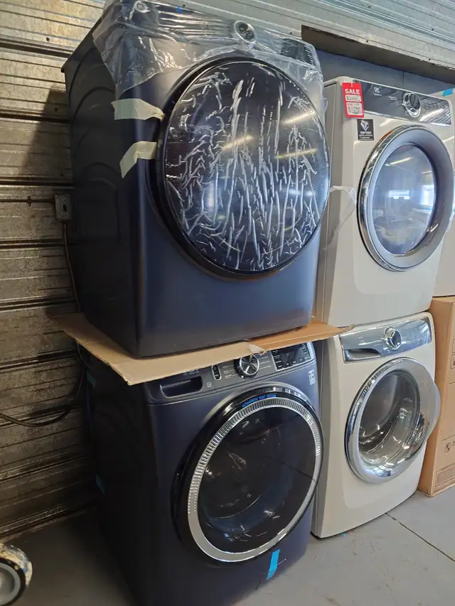 GE '28' Sapphire Blue Front Load Washer / Dryer Set on Sale‼️ - Photo 2