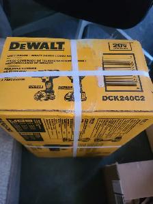 DeWALT DCK240C2 Drill Driver/Impact Driver Kit - Photo 2
