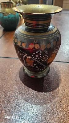Vase en laiton avec motif pain a la main - Photo 2