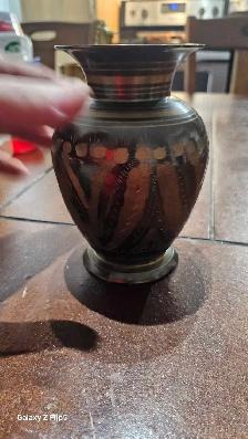 Vase en laiton avec motif pain a la main - Photo 5