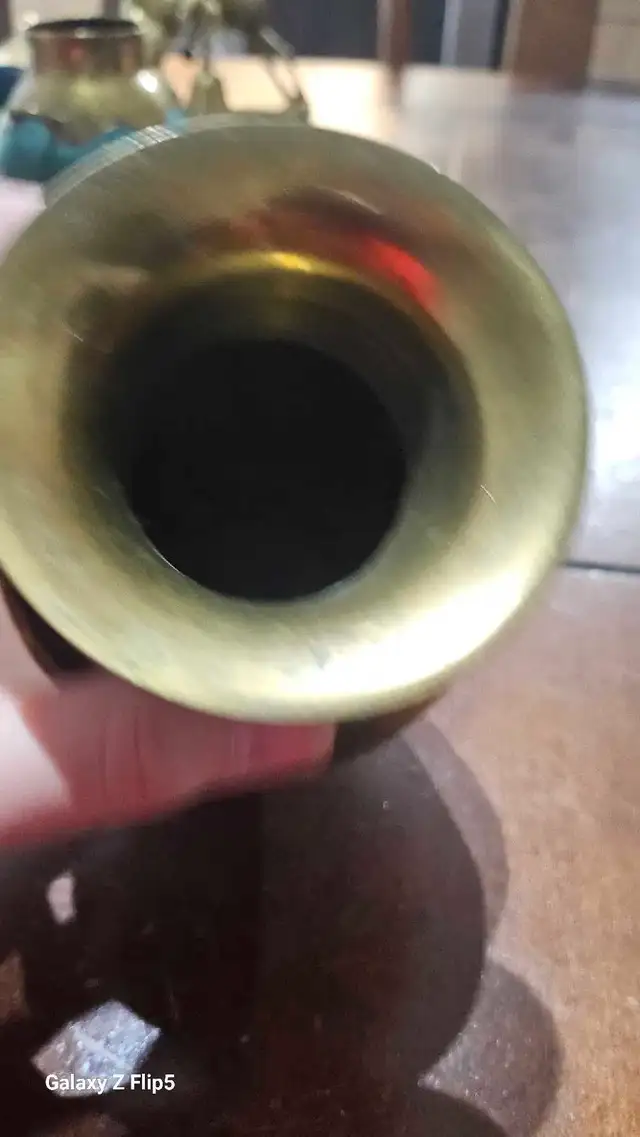 Vase en laiton avec motif pain a la main - Photo 6