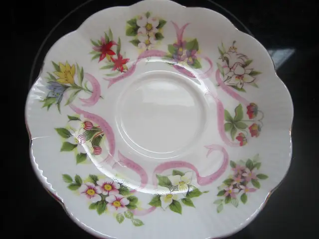 Royal Albert OUR EMBLEMS DEAR fine bone china - Photo 2