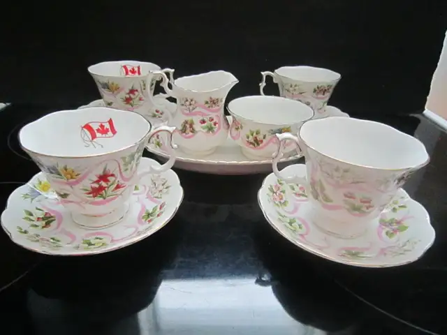 Royal Albert OUR EMBLEMS DEAR fine bone china