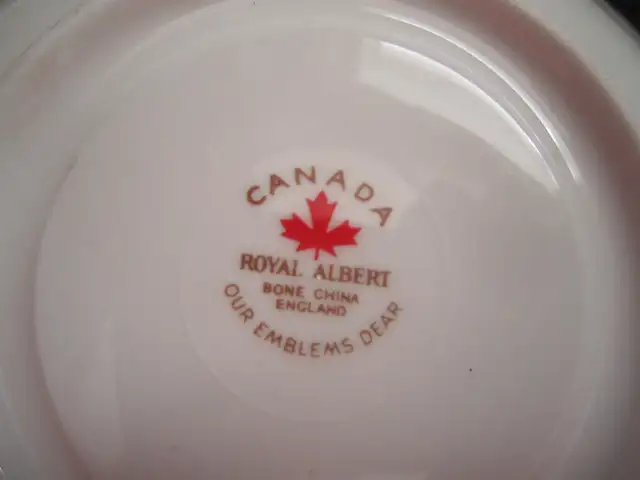 Royal Albert OUR EMBLEMS DEAR fine bone china - Photo 3