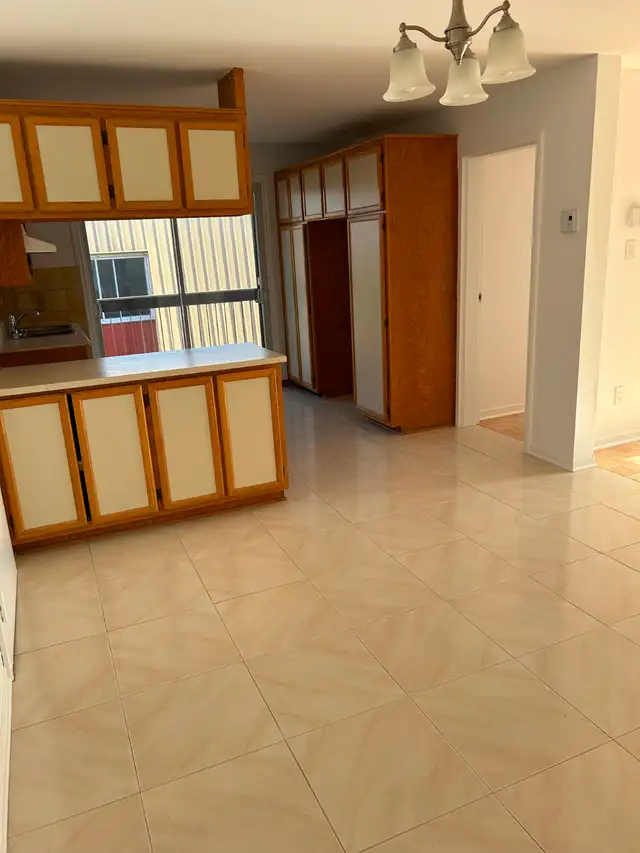 Grand 4 ½  à Laval-des-Rapides.  Disponible le 1 juillet - Photo 2