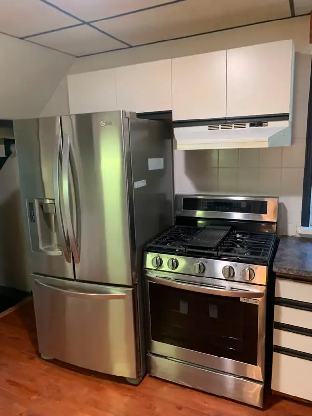 Great Barrie Downtown Location - Full House For Rent - Photo 2