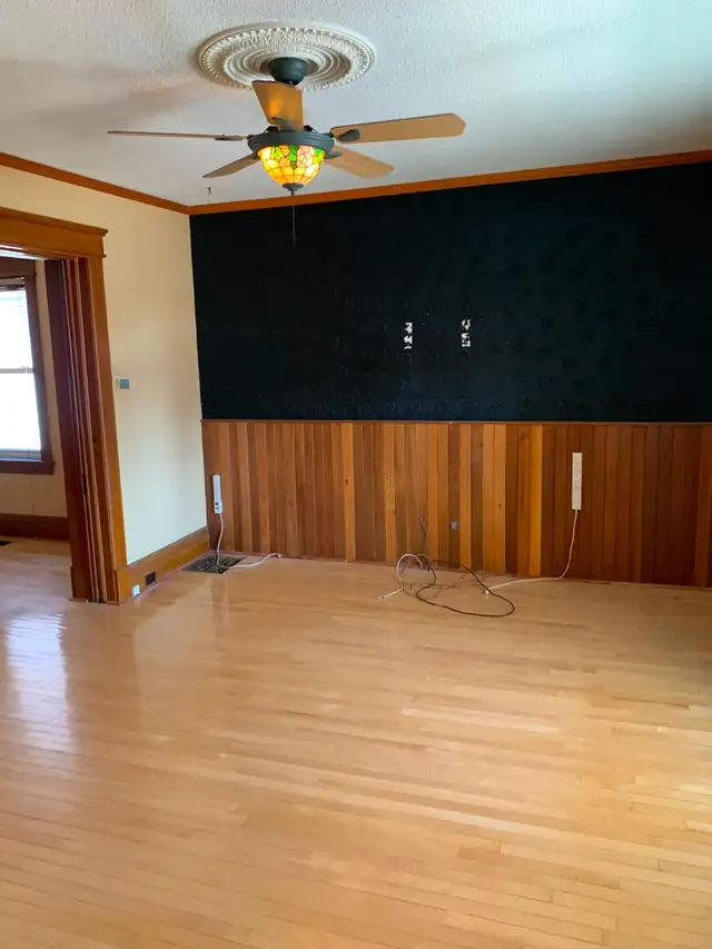 Great Barrie Downtown Location - Full House For Rent - Photo 7