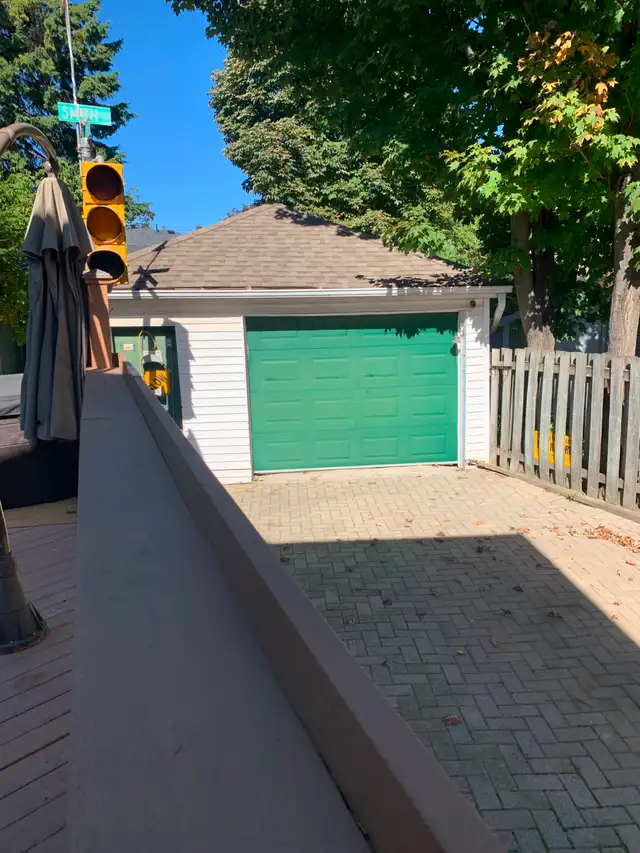 Great Barrie Downtown Location - Full House For Rent - Photo 10