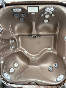 Nice Couples Size 4 adult Used Hot Tub - 2006 Jacuzzi J325