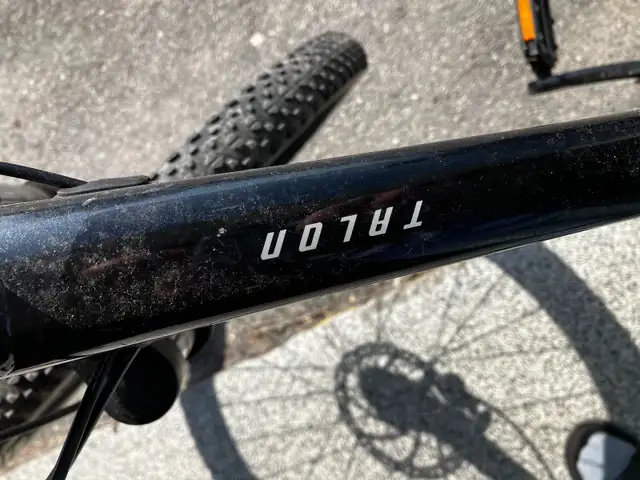 2022 Giant Talon XS bike - Photo 4