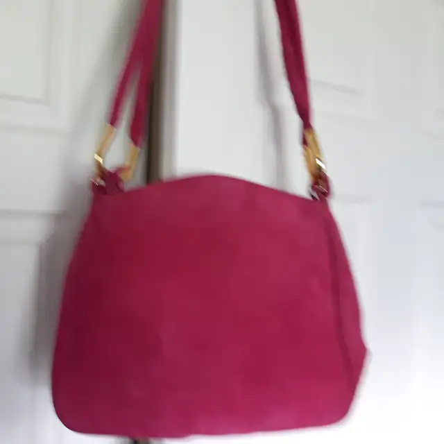 SAC À MAIN NEUF SUÈDE ROSE DÉCO GOLD 11'x11' BANDOULIÈRE: $20.00