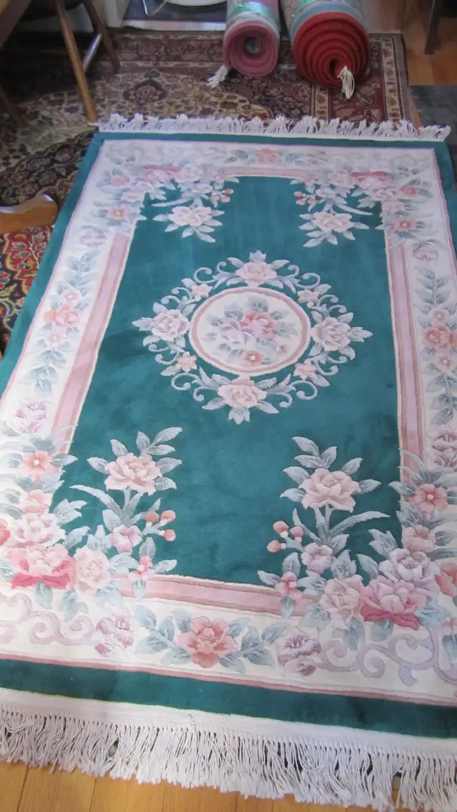 WONDERFUL 46"X 72" HANDMADE FLOWER MOTIF WOOL RUG - Photo 6