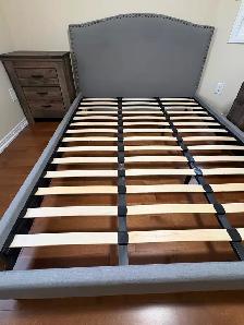 Queen Bedroom Set - Photo 5