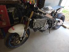 Honda RC51 Motorcycle Track, Race, Stunt Bike Project Parts Bike