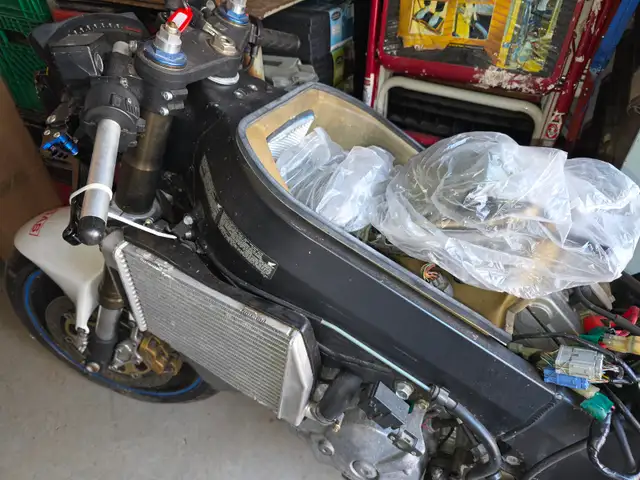 Honda RC51 Motorcycle Track, Race, Stunt Bike Project Parts Bike - Photo 7