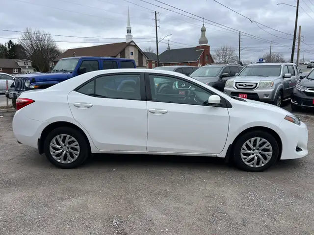 2017 Toyota Corolla LE - Photo 4