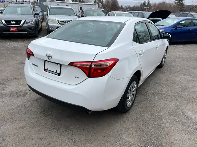 2017 Toyota Corolla LE - Photo 5