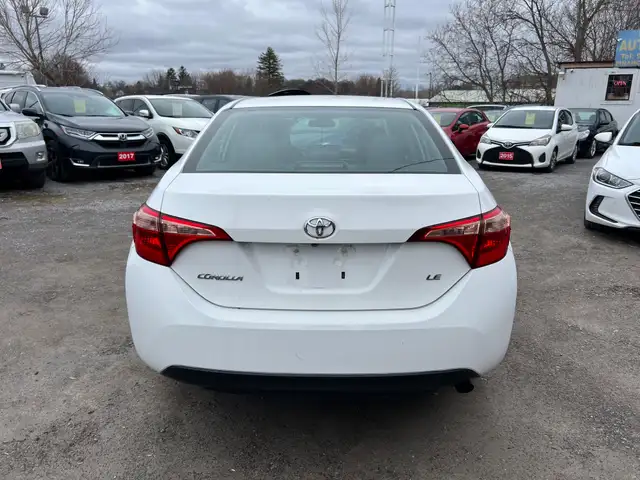 2017 Toyota Corolla LE - Photo 6