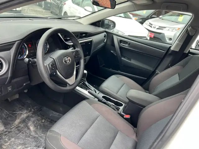 2017 Toyota Corolla LE - Photo 9