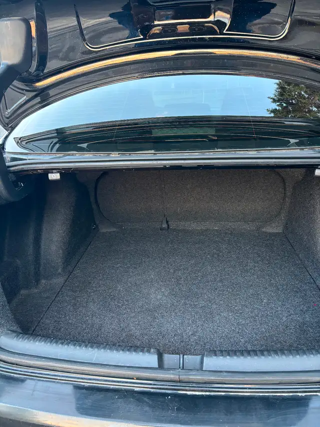 Car for Sale - Photo 6