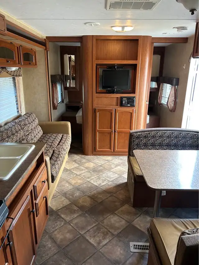 2012 Dutchmen Travel Trailer - Photo 4