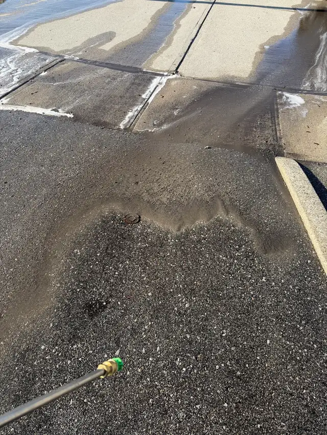 driveway/concrete cleaning - Photo 2