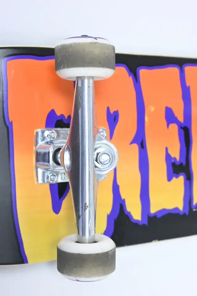 Skateboard 8.5' long Creature Stump USED in goog condition - Photo 8