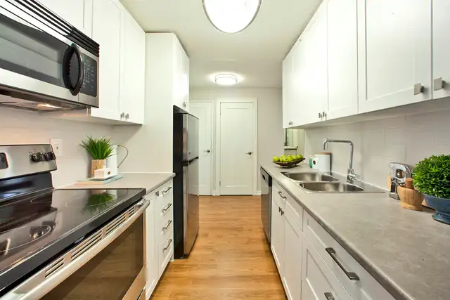 Ideal Mature Living in Fort Erie!  2 Bedroom Apartment for Rent! - Photo 5