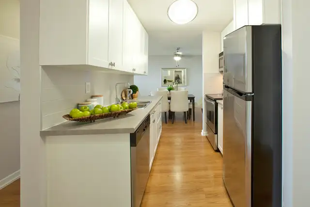 Ideal Mature Living in Fort Erie!  2 Bedroom Apartment for Rent! - Photo 7