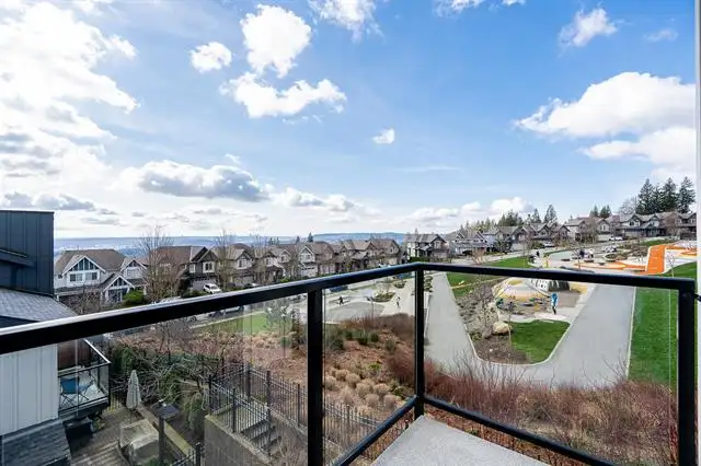 Spacious 3-Bedroom End-Unit Townhouse in Burke Mountain – Availa - Photo 7