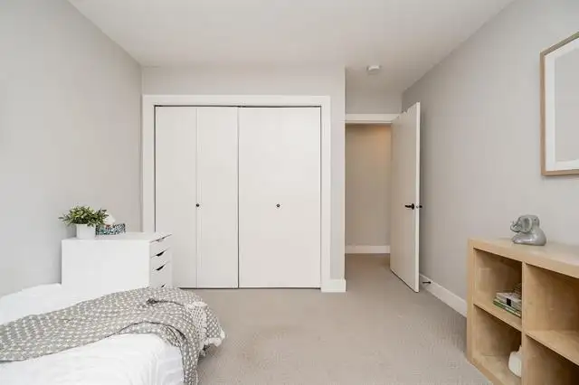 Spacious 3-Bedroom End-Unit Townhouse in Burke Mountain – Availa - Photo 11