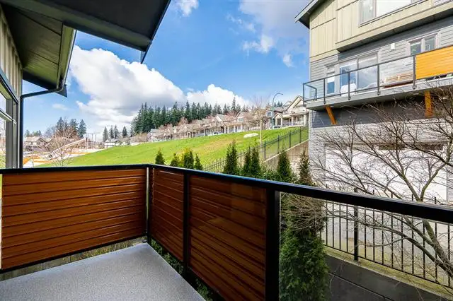 Spacious 3-Bedroom End-Unit Townhouse in Burke Mountain – Availa - Photo 12