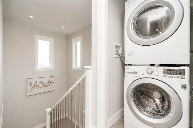 Spacious 3-Bedroom End-Unit Townhouse in Burke Mountain – Availa - Photo 14