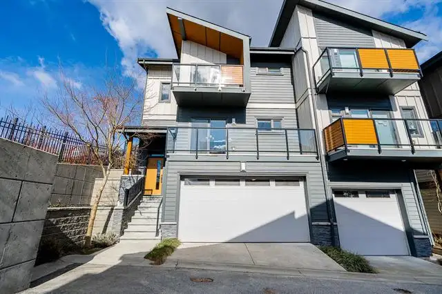 Spacious 3-Bedroom End-Unit Townhouse in Burke Mountain – Availa - Photo 16