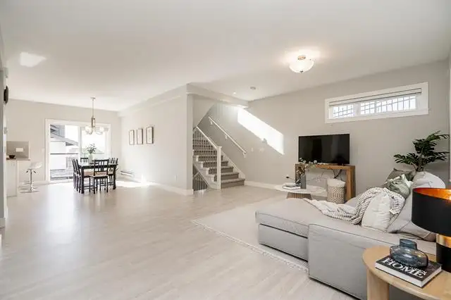 Spacious 3-Bedroom End-Unit Townhouse in Burke Mountain – Availa - Photo 23