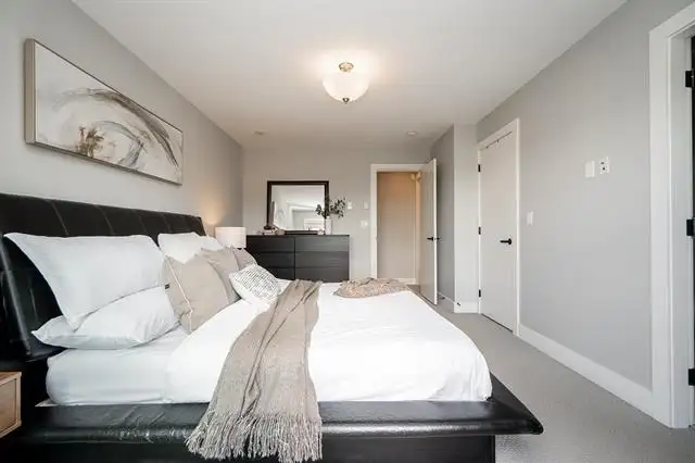 Spacious 3-Bedroom End-Unit Townhouse in Burke Mountain – Availa - Photo 25